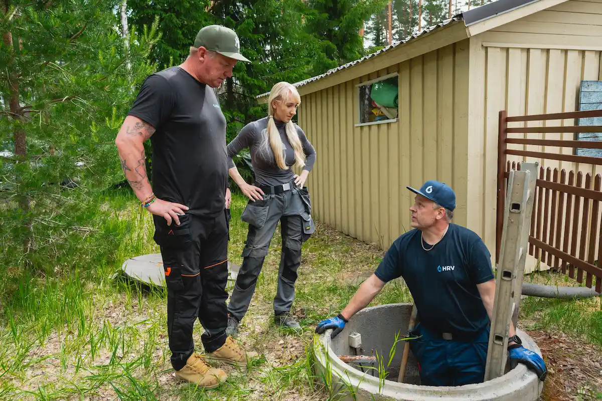 kaivon huolto Huvilassa ja Huussissa